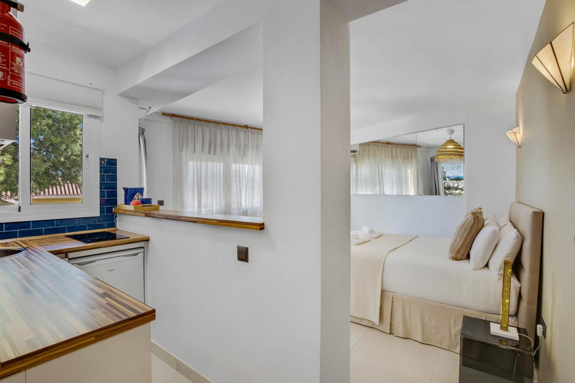 Shiny Studio With Pool & Carihuela Beach At 500M ตอร์เรโมลิโนส ภายนอก รูปภาพ